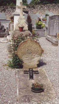 09_18a_tomb.jpg (30923 octets)