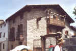 jm07_26_pavbalcon.jpeg (47076 octets)